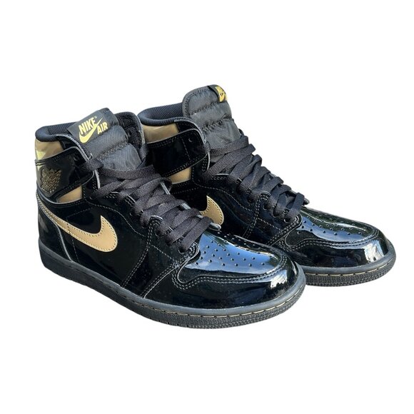 ✨ Nike Air Jordan 1 Retro High OG Black Metallic Gold Size 7 555088-032 - Picture 1 of 6